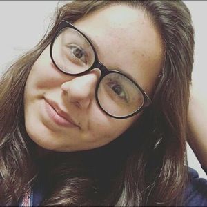 Meet your Posher, Alicia